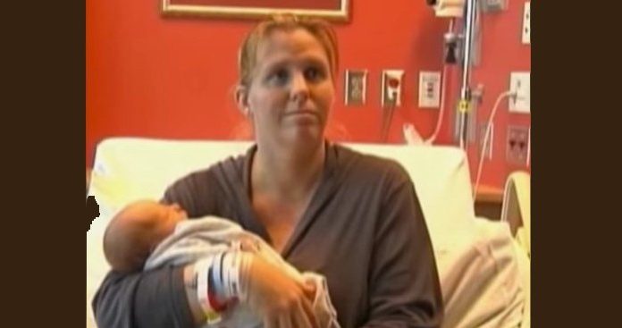 Mom And Newborn Dies Only Minutes Apart. Then A Miracle Shocks Everyone In The Delivery Room.