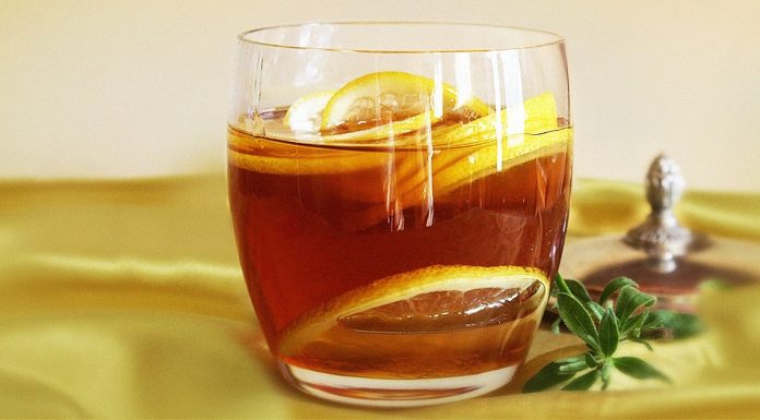 I drank water with warm honey and lemon every morning for a year. Here’s what happened