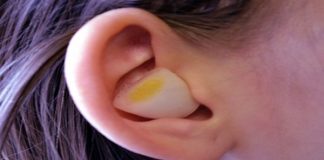 This Is What Happen When You Put Cut Up Onion Inside Your Ear