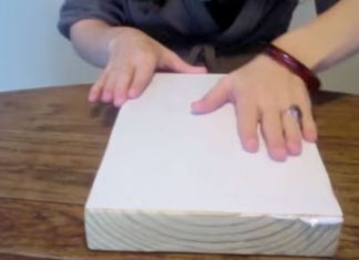 She Glues Her Family Photo Face Down On A Wooden Plank. The Result? I Must Try This!