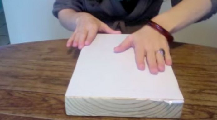 She Glues Her Family Photo Face Down On A Wooden Plank. The Result? I Must Try This!