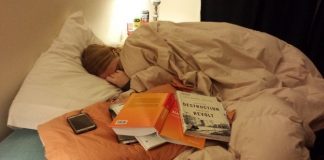 A Man Shared A Photo Of His Tireless, Devoted Girlfriend To Show His Gratitude