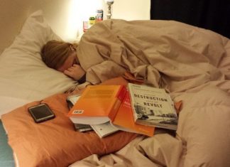 A Man Shared A Photo Of His Tireless, Devoted Girlfriend To Show His Gratitude