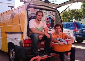 These Two Australians Run A Mobile Laundry Washing Homeless People’s Clothes