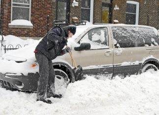 Mom And Child Die In The Car While Dad Shovels Snow Outside. The Police Are Now Warning Everyone About This Silent Killer.