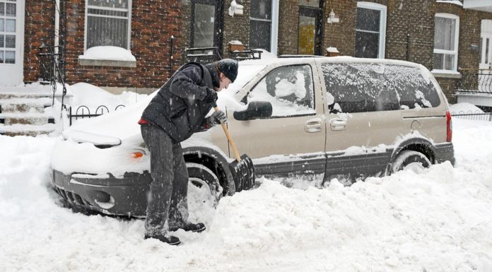 Mom And Child Die In The Car While Dad Shovels Snow Outside. The Police Are Now Warning Everyone About This Silent Killer.