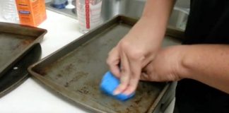 He Was Tired Of Scrubbing His Baking Pan – His Solution For A Deep Clean Is Excellent