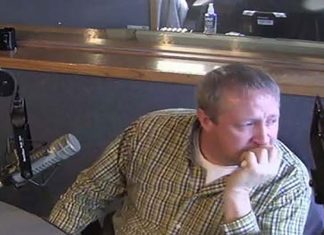 2 Years After His Wife Passes He Discovers A Secret She’d Kept That Brought Him To Tears