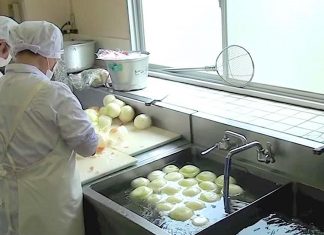 They Put Cameras Inside A School Cafeteria. What The Lunch Ladies Do? It’s Going Viral…