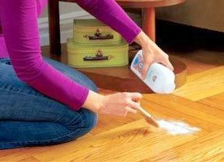 She Sprinkles Baby Powder On Her Floor To Solve A Common Problem – These Tips Are Genius