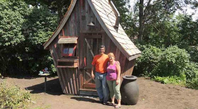They Bought This Ultra Tiny Cabin – Take A Peek Inside