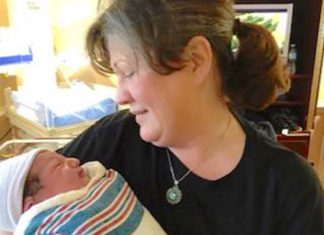 Grandma Texted The Wrong # Announcing Baby’s Birth – Just Wait Until You See How They Responded
