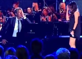 Piano Player Left Speechless When Young Girl Sings THIS On Stage…