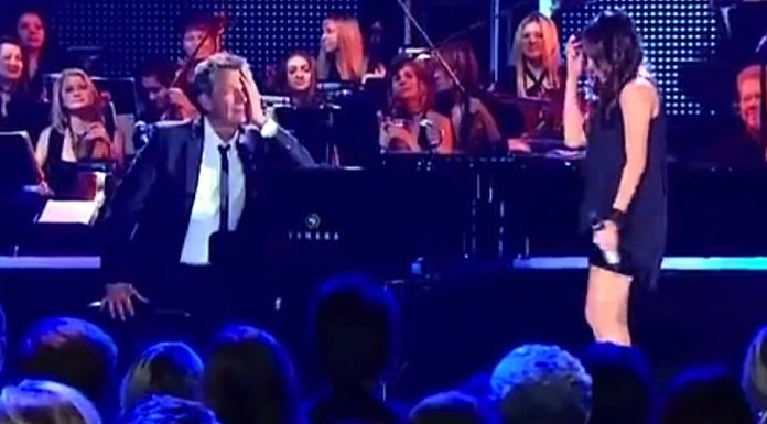 Piano Player Left Speechless When Young Girl Sings THIS On Stage…
