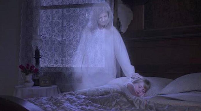 Does A Dead Loved One Ever “Visit” You In A Dream? Here’s How You Know…